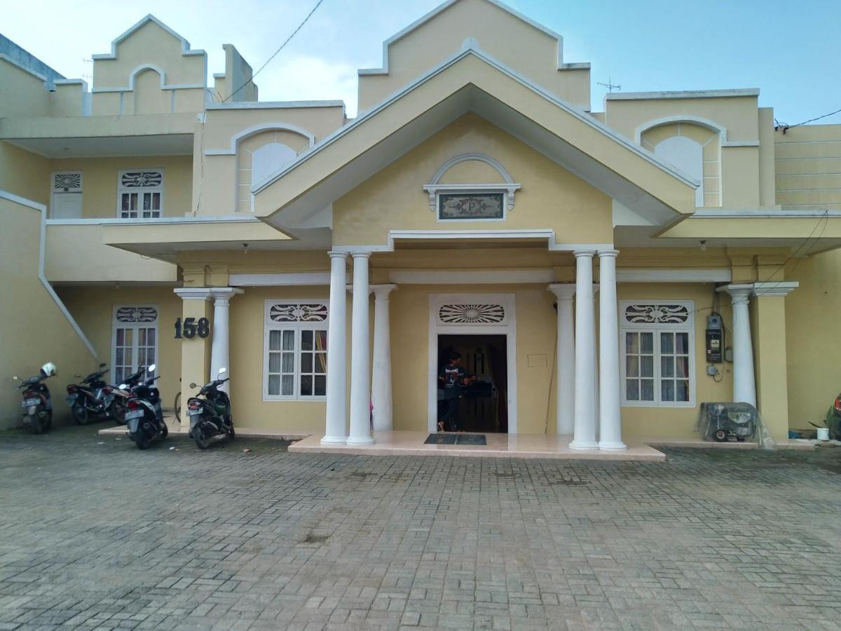 Hotel Pekalongan Syariah Mitra Reddoorz Экстерьер фото