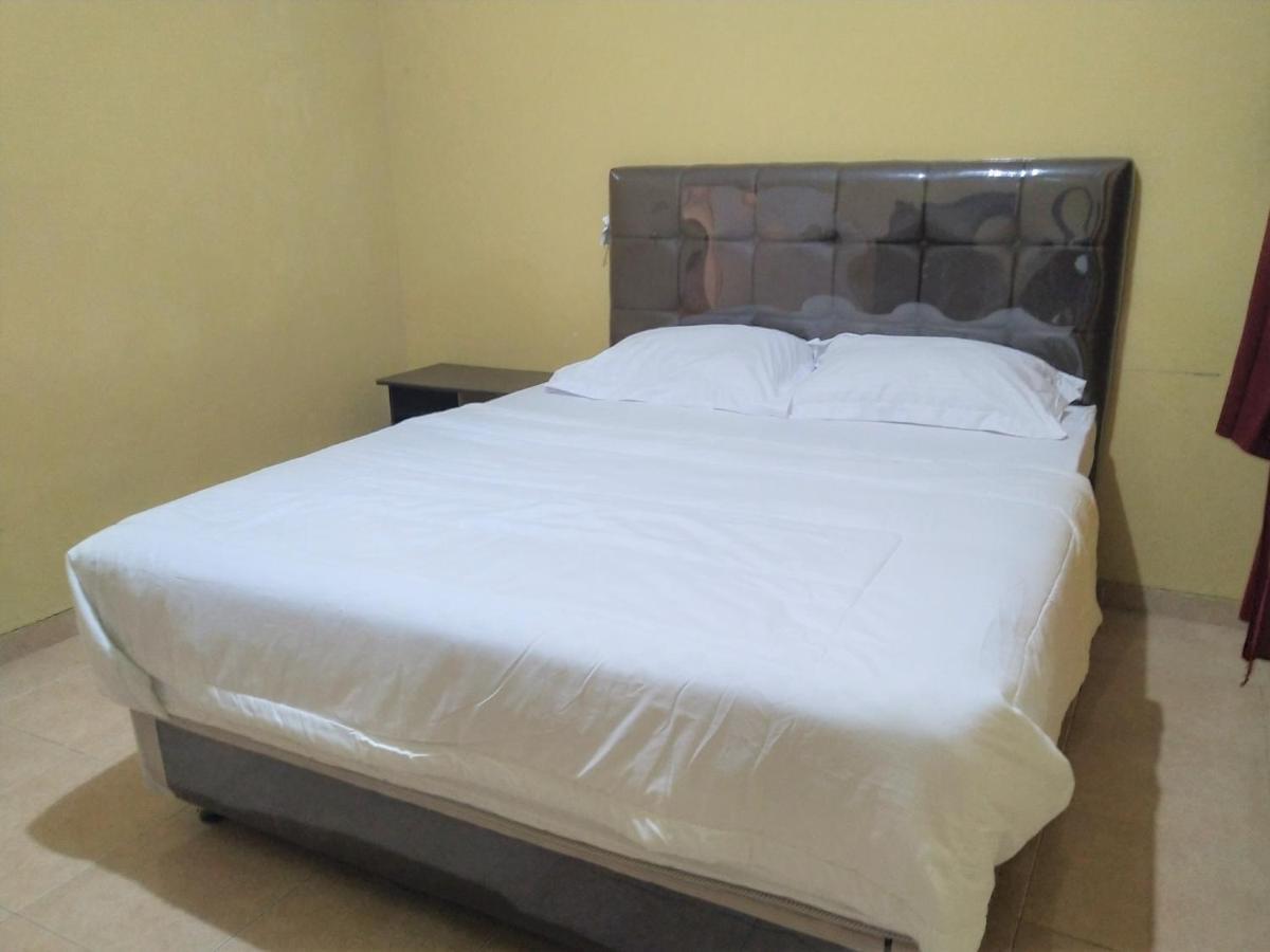 Hotel Pekalongan Syariah Mitra Reddoorz Экстерьер фото