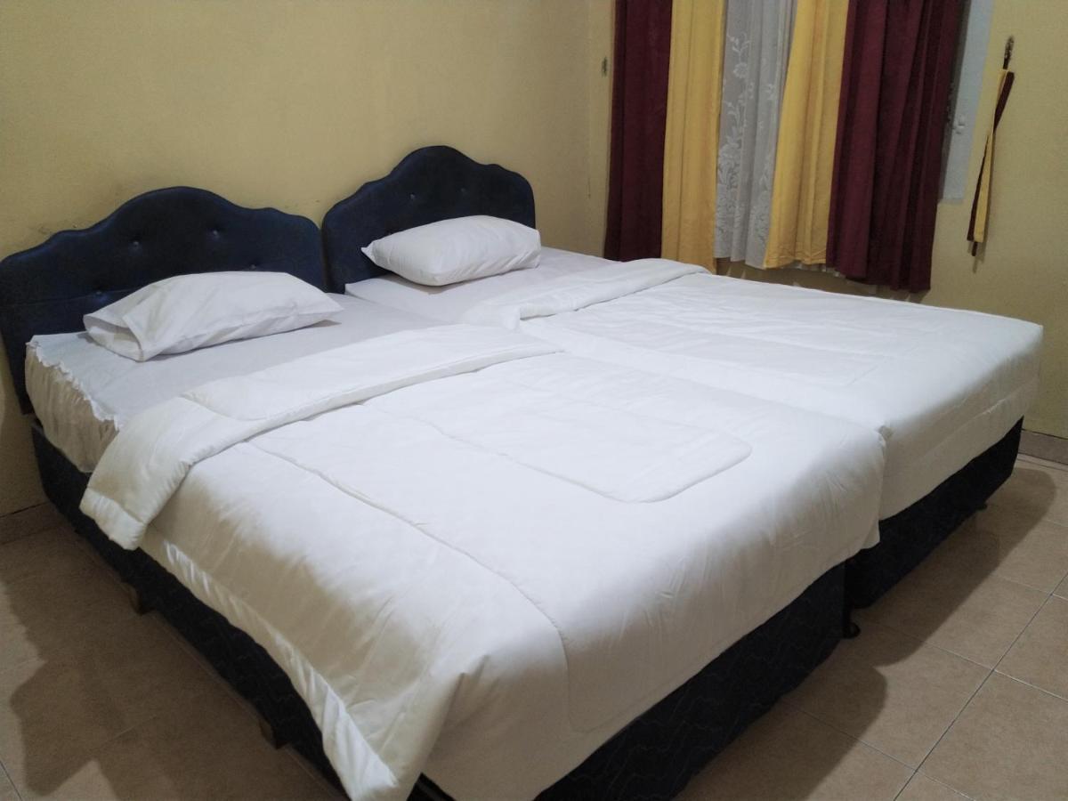 Hotel Pekalongan Syariah Mitra Reddoorz Экстерьер фото
