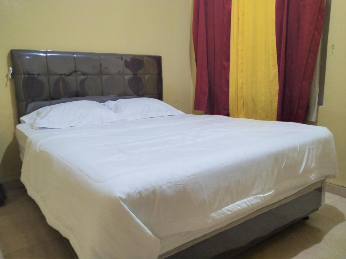 Hotel Pekalongan Syariah Mitra Reddoorz Экстерьер фото