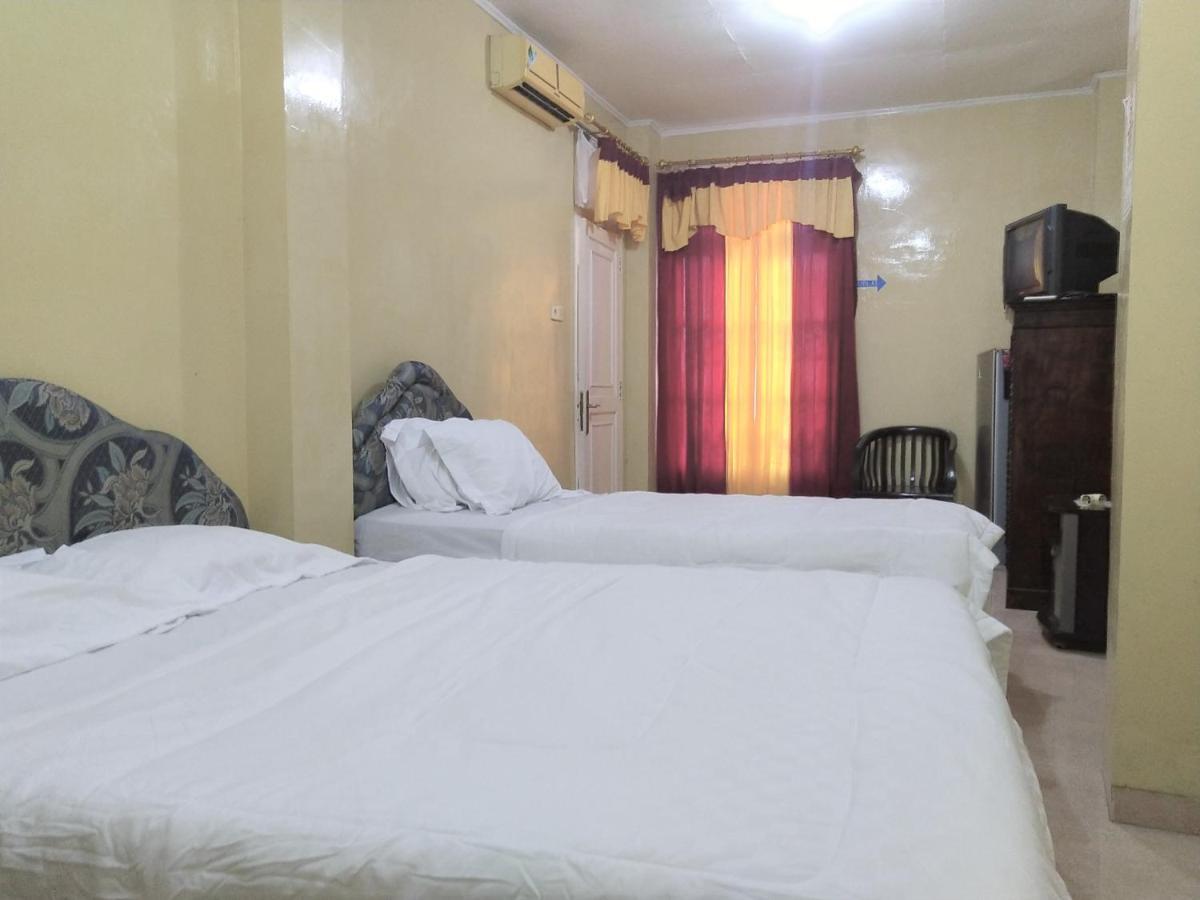 Hotel Pekalongan Syariah Mitra Reddoorz Экстерьер фото