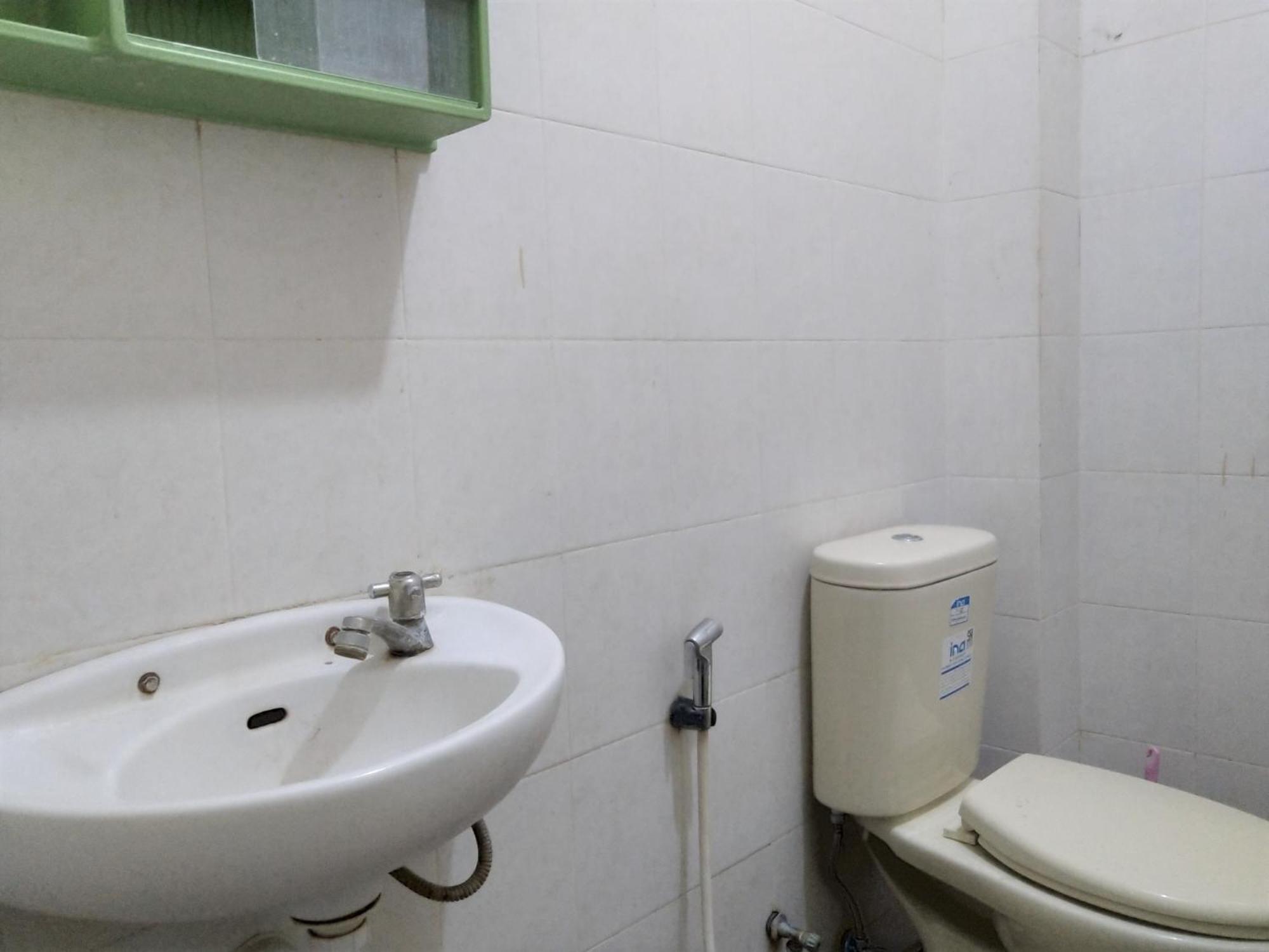 Hotel Pekalongan Syariah Mitra Reddoorz Номер фото